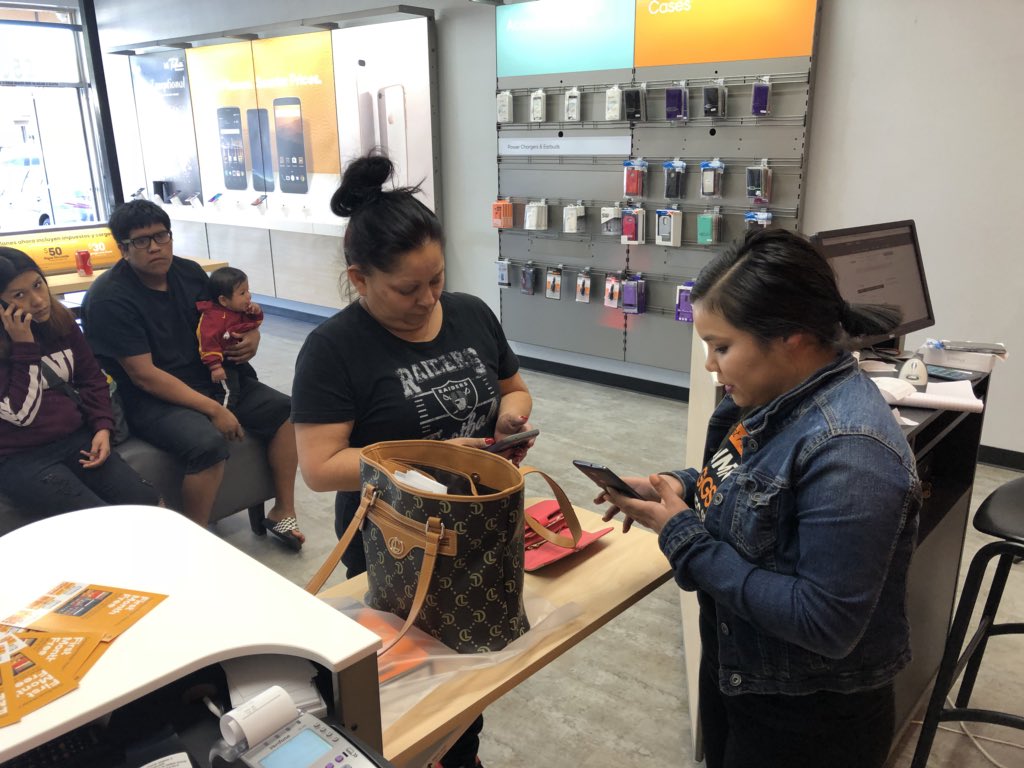 AK Wireless Pomona in full action!  Welcoming our new customer to the Boost Family #boostnationevent <a href="/Alicia_SPG/">Alicia Gonzalez</a> <a href="/prailpcs/">Patrick Rail</a>