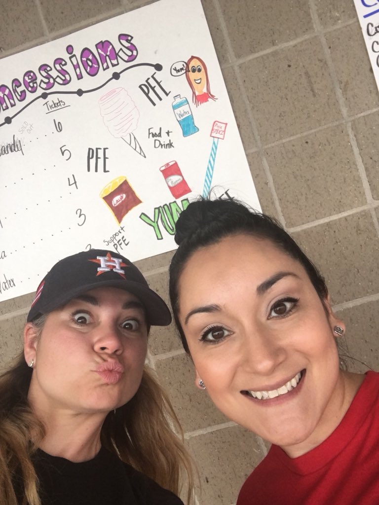 monteiro_pfe's tweet image. Lemonade!...come get your ice cold lemonade! #pineforest3rd