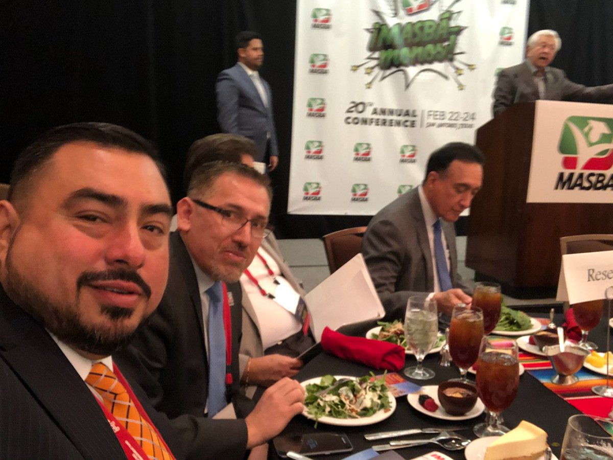 ManuelMHinojos1's tweet image. @StaffordMSD Trustee Hinojosa and Herrera with former Secretary of Housing and Urban Development (HUD) and Mayor of San Antonio Henry Cisneros.  Thank you for your service to the Latino community and support of Public Education.

#MASBAcon18 #CommittedtoSMSD #NALEO