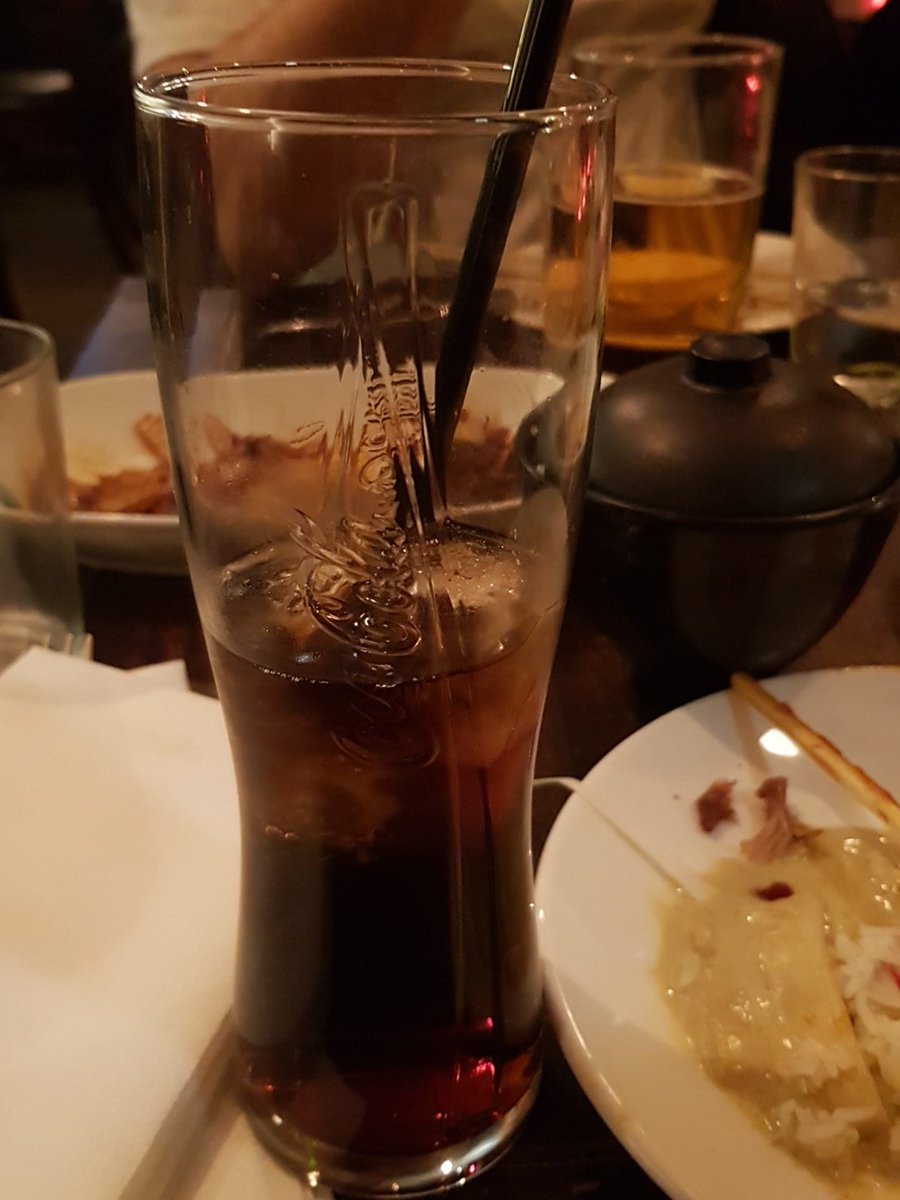 TheRealFlambr's tweet photo. This restaurant does not have coca cola on the menu, this is Pepsi; ans this is a Coca Cola glass, i am. Disappointed https://t.co/A9TEPQsLvb