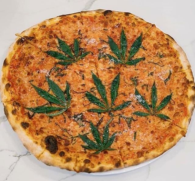 tweedledoob's tweet photo. What are you up to tonight?! 🍕🍕 I'm not sure what I'm doing but Pizza &amp; Weed sounds pretty perfect to me!

Check my last post if you want to win some #TweedleMail! ❤ 5+ winners announced tonight!

Dope photo by @jilljacobsonnyc
🍕🍕 #Weedza

#weedl… https://t.co/RKsuE4jfGD https://t.co/nhwbcghRKn