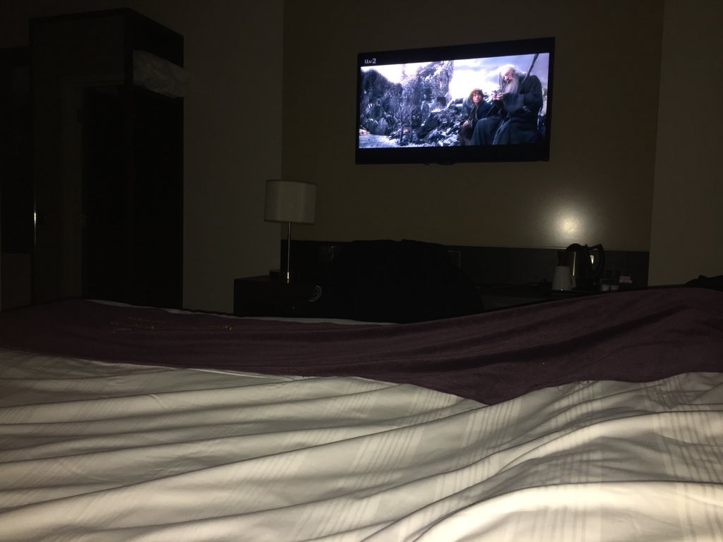 ATccJamie's tweet image. I think this bed is just a little too big for me 🤦🏻‍♂️