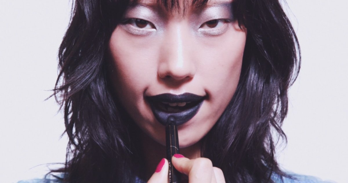 c2theorie's tweet photo. #MarcJacobsBeauty is bringing you a swipe you won't regret. #LeMarc Liquid Lip Crayon. #Entry  - https://t.co/XZa4tnUCtZ https://t.co/x5M4fyvE1o