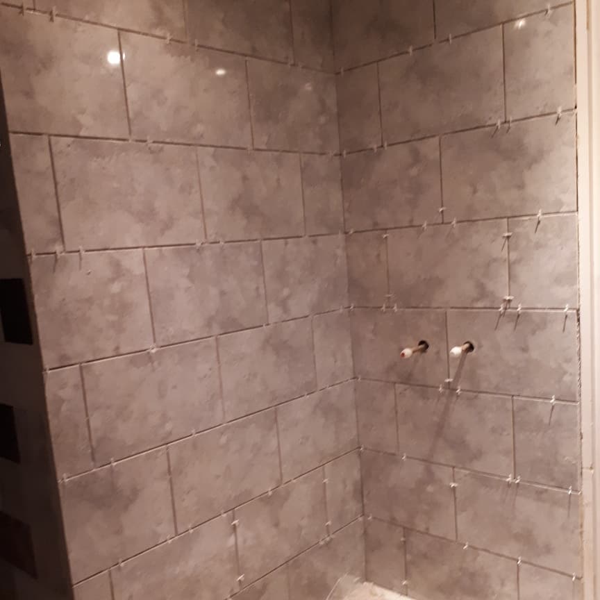 Beautiful sunshiney day tiling!  Just gotta grout that bad boy now 🤣 #tiling #mkladydecorator #decorator