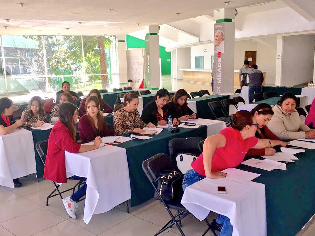 JuntasXDurango's tweet photo. Las Mujeres de #ONMPRIDurango estamos convencidas que la formación es importante. El día de hoy tuvimos el curso de “Liderazgo Político” Somos parte de las #MujeresPreparadasParaTrascender #LaCausaNosUne @CDE_PRI_Durango @IRHDGO https://t.co/Hihge6J295