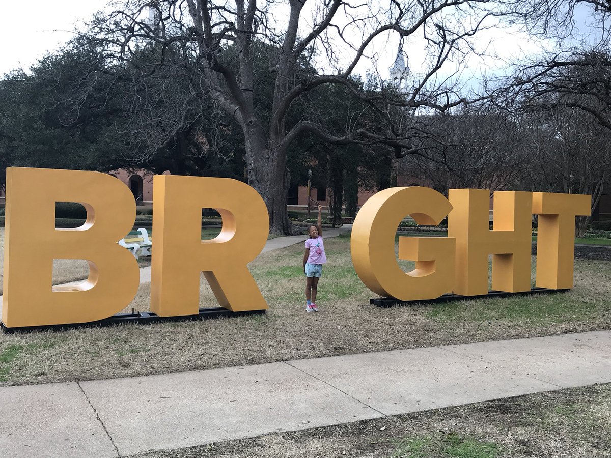 meganskitweets's tweet photo. Watch out #Baylor you’ve got one bright light headed your way. #bu32 #baylorlights https://t.co/KhxcdawmO0