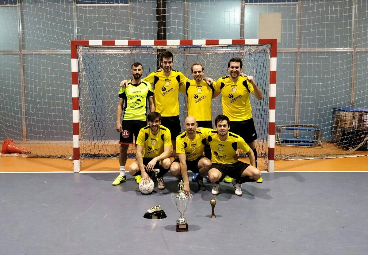 GalacticTeamCF's tweet photo. ¡¡¡CAMPEONES!!! Victoria por 7-2 en la final @AAvedruna y un nuevo título para las vitrinas galácticas. #SumaYsigue #VamosGT💛 https://t.co/Bx9HyrFxHn