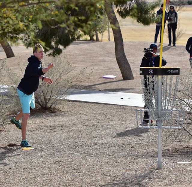 PDGA's tweet photo. Joel Freeman takes the solo birdie on hole 3 on the round 3 lead card of the #2018LVC. Scores on https://t.co/VtUApvR9s0. #discgolf #2018LVC #2018NationalTour https://t.co/YGzipfce1P https://t.co/gIoPkD6CpA