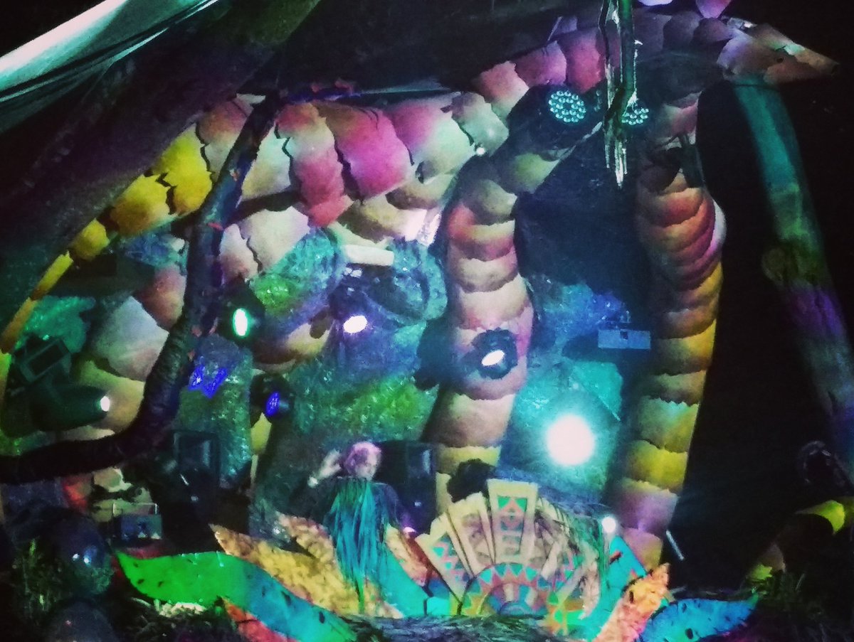 DarkNebulaZone's tweet photo. In the belly of the beast - Dark Nebula live at Psyfari 2018 

#darknebula #djlunaorbit #lunaorbit #psyfari #psyfari2018 #psytrance #psychedelic #boombadonk #doof #bushdoof #noisychickens https://t.co/rdNeSjXrtd