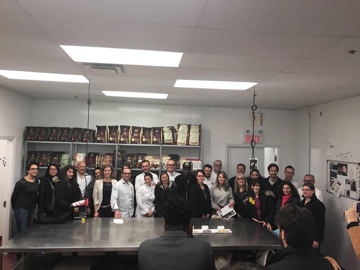 ConcoursMacaron's tweet photo. Bravo à nos 3 lauréates : Aurélie, Julie et Amina. Merci à notre formidable jury ! Et félicitations à l’ensemble de nos 17 talentueux candidats. Merci à vous tous pour la réussite de cette très belle 3ème édition de #Montreal ! À l’année prochaine ! @CMorelchocolat https://t.co/Wb0Pjv70gy