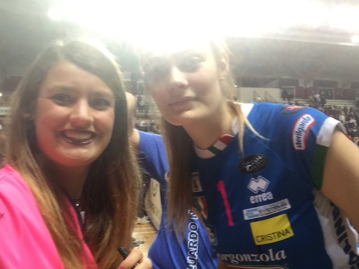 Candy__Cookie__'s tweet photo. The light is not so good but thanks you girl, see you on Tuesday ❤️ @sara_b96 @letiziacamera @francypicci12 https://t.co/BmdvVWsveG