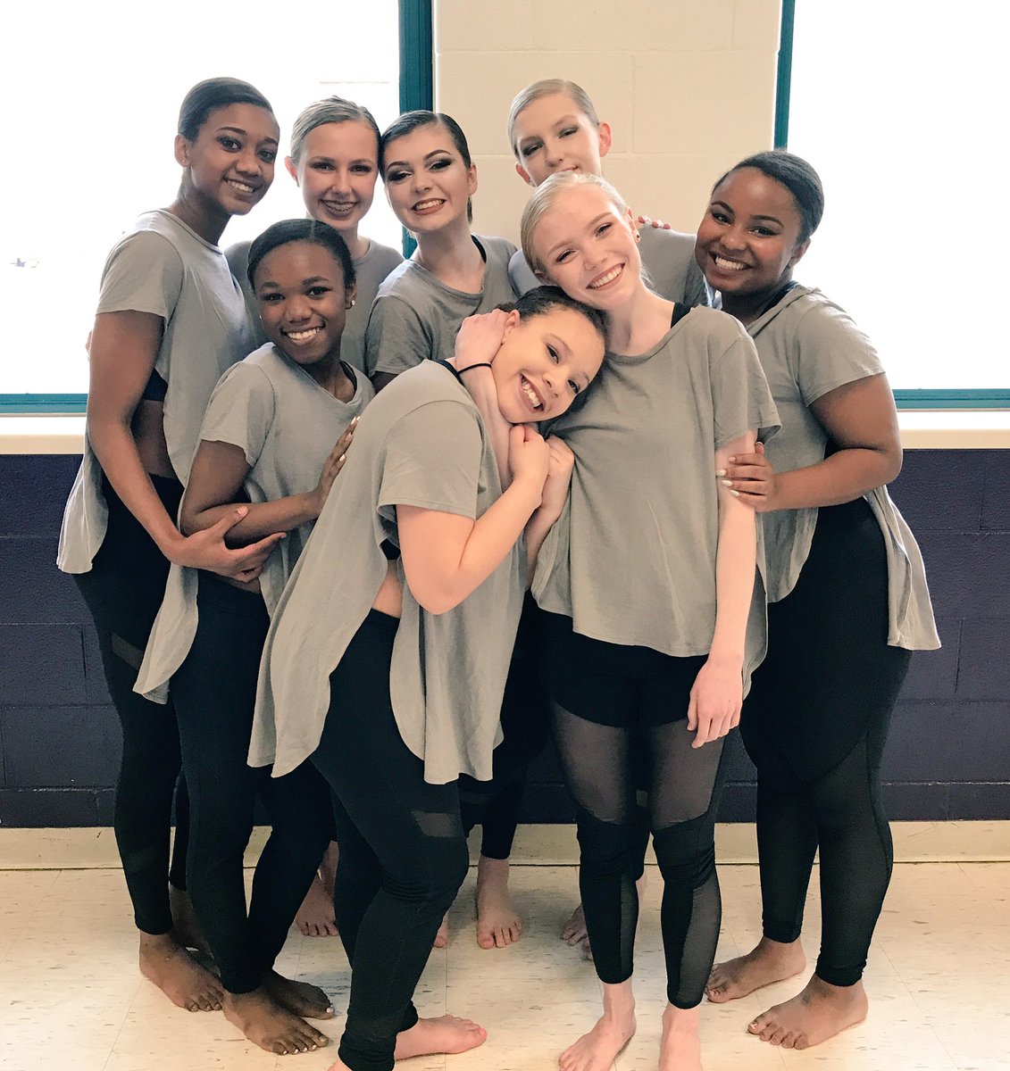 TDknightsdance's tweet image. First show down, &amp;amp; only one more opportunity to catch the Specialty Center dancers in the Virginia Dance Festival—a showcase benefitting the Children’s Hospital Foundation! James River H.S., 7pm, tickets at the door 🖤 #scdc #vdf #ccpsperform @CcpsPerform
