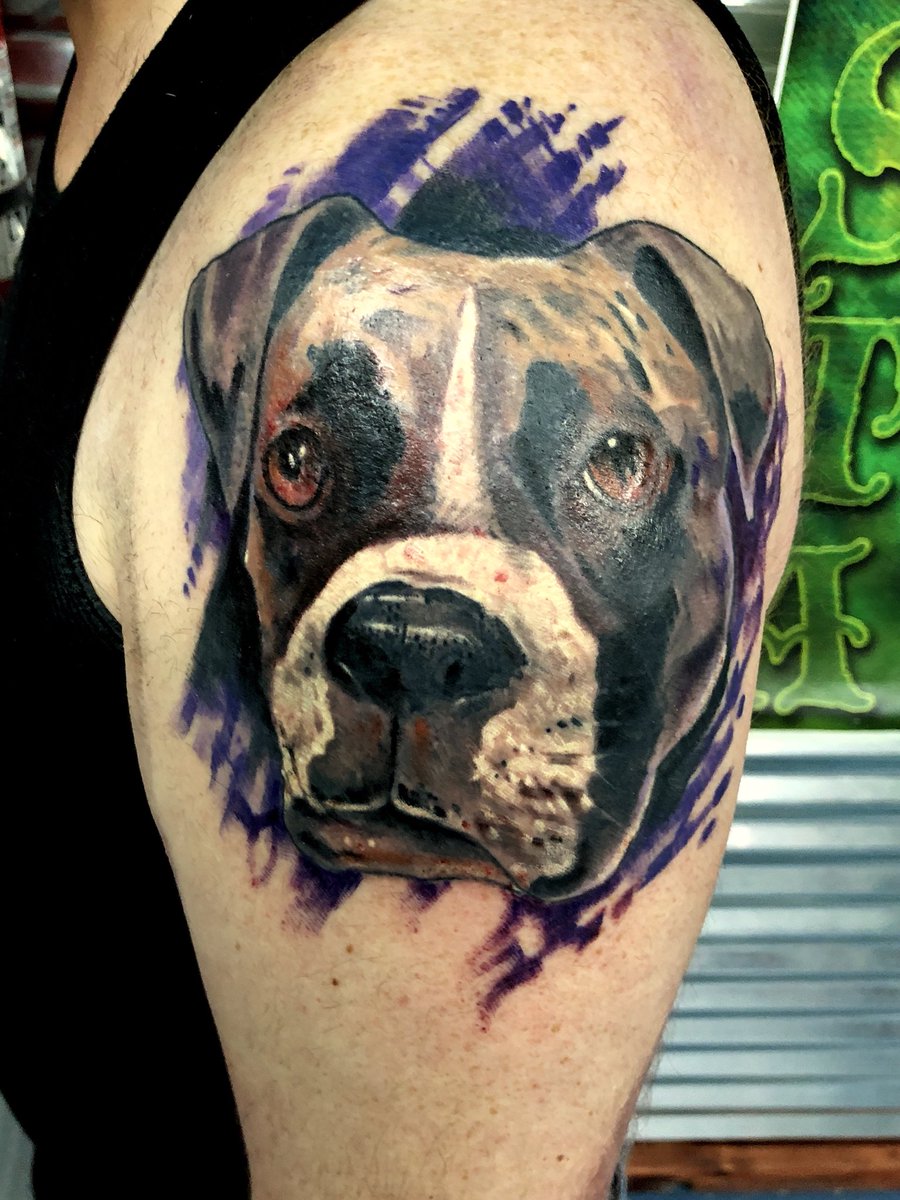 BoxerDaisy's tweet image. 2 months later and my beautiful face is looking great! 
Thanks to Lobsta at DeRailed Ink for Dad’s touch-up! 
I’ll be in Haltom City to bark with him soon and see his new shop. 🐾
#boxerlove #boxerdog #boxerbond #dogsoftwitter #tattoo #tattoos