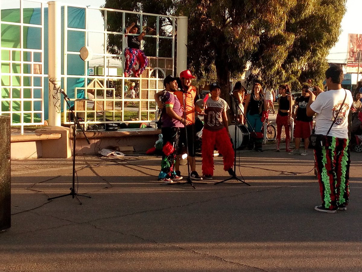 ChitoHuey's tweet photo. #AhoraTrelew corso aniversario de la murga #SinPatron en la plaza "Alfredo García" auspiciada por la @TWMunicipalidad @TWJuventud @TWAMaderna https://t.co/EN6FCTGNca