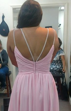 Kathryn_Kellogg's tweet image. Trying on bridemaid dresses. This is my tan line in Feb. What will it look like in Aug?! #FloridaGirl #LifeguardProblems