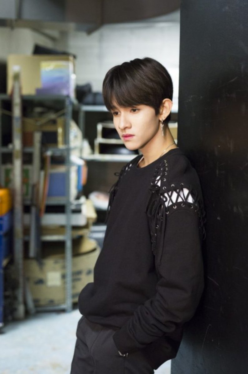 kimSamuel_Pics's tweet image. Samuel X Black !! 🖤🖤🖤@bravepunch_  His KARIZMA 😍
*Sorry for not updating all the time*
#김사무엘 #KIMSAMUEL #SAMUEL #SIXTEEN #PUNCH #BRAVEPUNCH  #사무엘1등  #프로듀스101시즌2  #프로듀스101 #SAMUEL_SIXTEEN #Smile #handsome