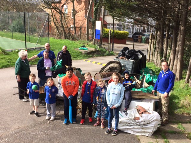 VickyAshworth_'s tweet photo. Join us in Wood Street for our #greengym as part of #wfspringclean18
Sunday 4th March
Meeting 9.30-14:30 @ the cricket grounds on 48a Greenway Avenue, E17
Free tea & cakes!
All welcome!!
https://t.co/iTN1rLfFI6 https://t.co/RBmxUp36qb