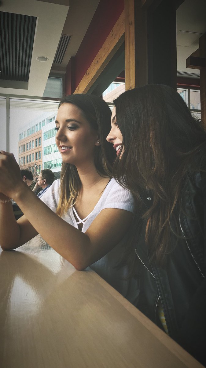 paigecosette's tweet photo. Get yourself a Juli, just a different one, cause this one’s mine❤️🥂 https://t.co/NZI2DUAtnV