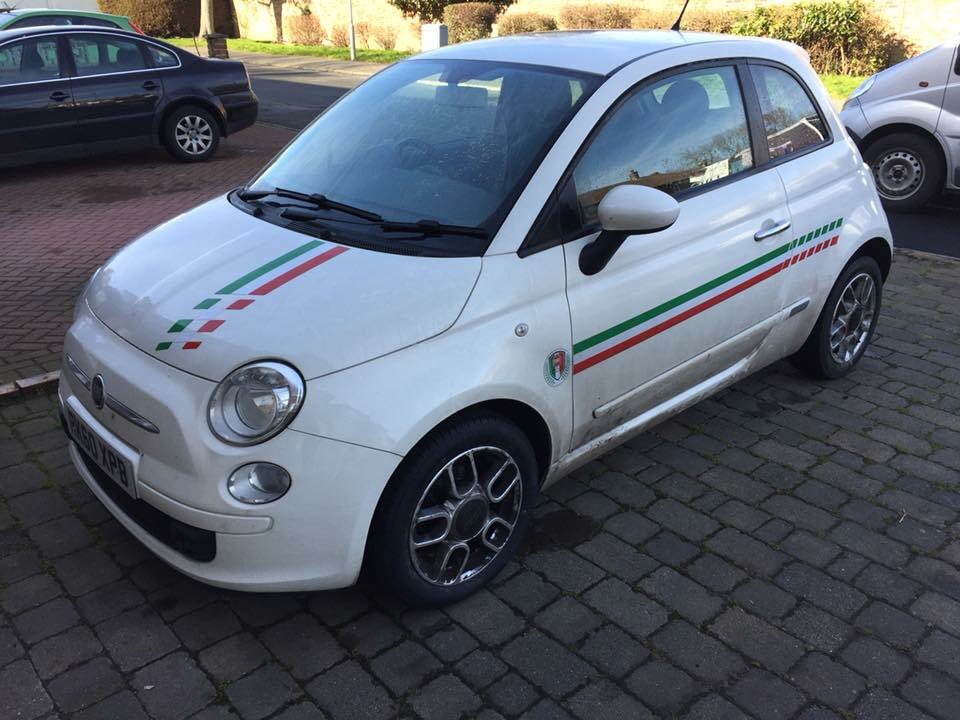 TridentValeting's tweet photo. Before and after a bronze valet on the little 500 .
#fiat500twitter #Italian #Berkshire #Bronze #weeaxwhileyourelax# https://t.co/j2OQvpwUg3