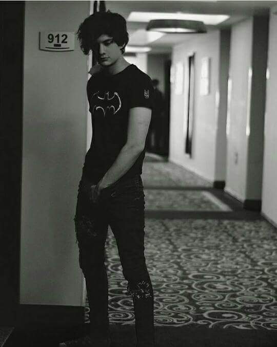 AndreaCanelaNav's tweet photo. @bryanmouque feliz cumpleaños viejín , naaah JAJAJA💕 , disfruta mucho este día ¡Un saludo! Y que chido fue verte ayer.⚡ https://t.co/xw5xr2Dmlj