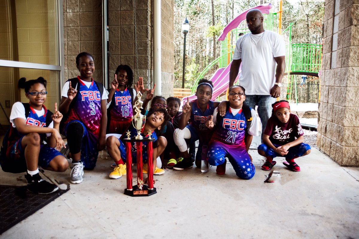 johnson_fam83's tweet photo. Two monster wins today to secure a shot at the 🏀 2018 rec state chip🏆 10U Girls. Proud of these girls skills, style and sportsmanship. #classact #thefinest #fbcstrong #fbcstrong🔵🔴⚪️ #2026 #work #defense #fbc #together https://t.co/a1vBsg99VF