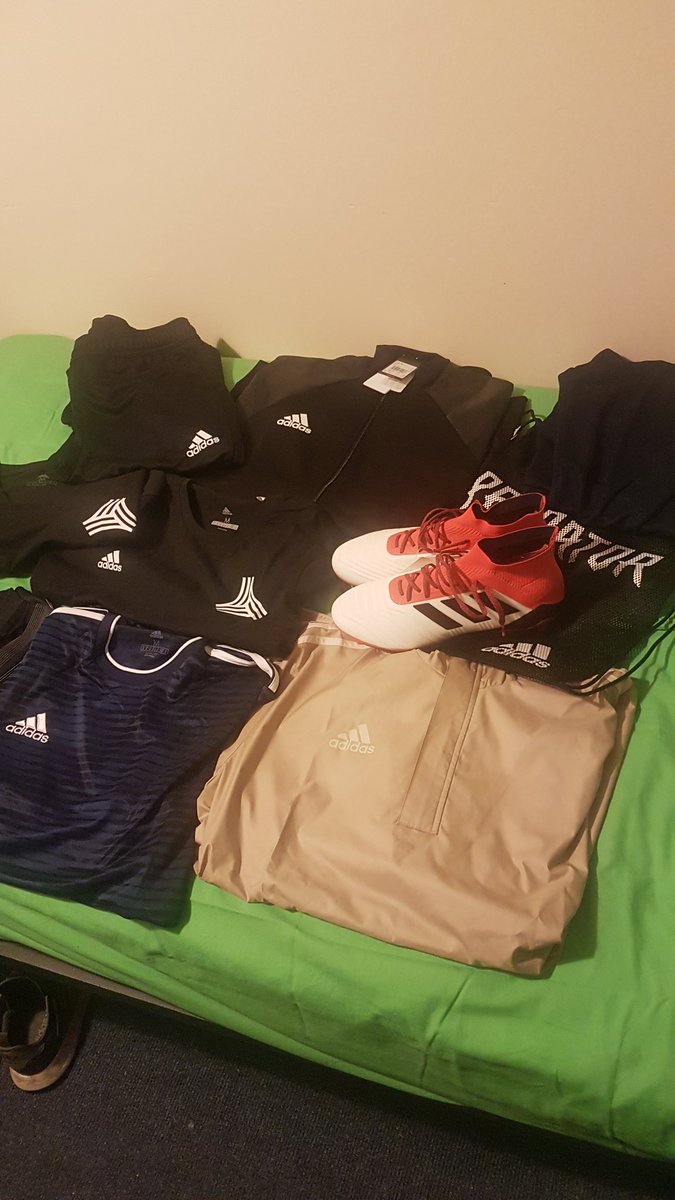 FredrikDahlborg's tweet photo. New delivery, cheers adidas! β½π₯ #SSSFootball https://t.co/p4GPT3ag57