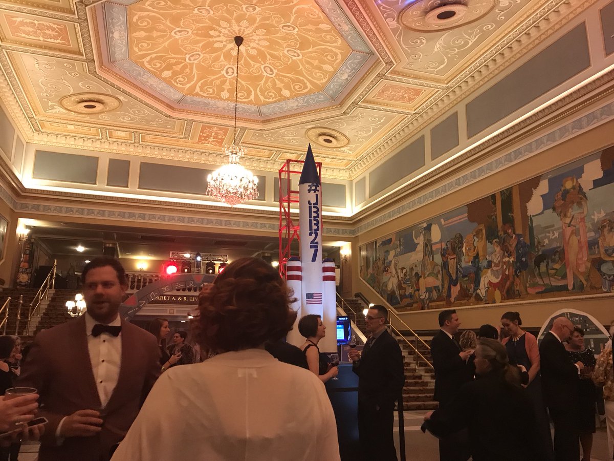 LaurenNiepokny's tweet photo. #JBB27 off to a great start! 
🌌💫☄️💥 https://t.co/O4Yj7F9KjN