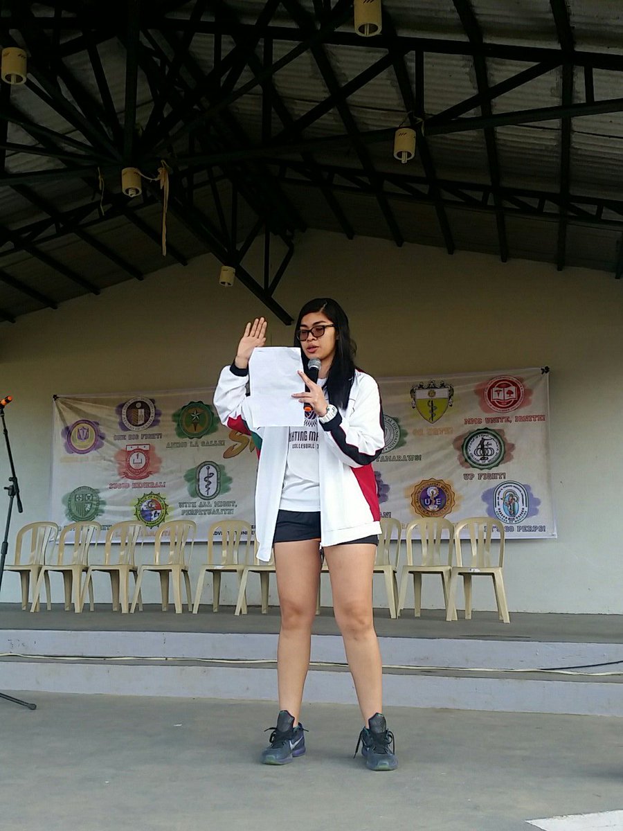 apmcsn's tweet photo. Kathy Bersola from UPCM for the Oath of Sportsmanship

#PalarongMedisina2018
#Siklab
#APMCNCRSL
#strongerAPMC https://t.co/lJhbEoz8DF