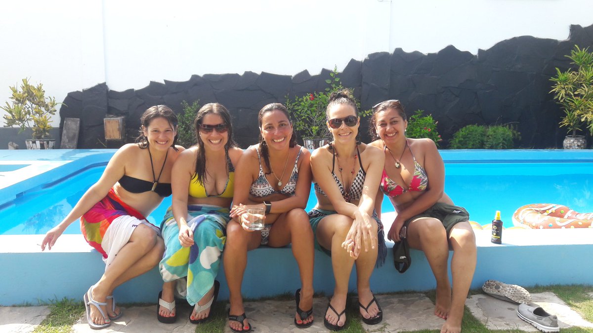 DeaInsaponata's tweet image. Celebrando los cumples con las Amigas de siempre.
#AmigasDelCole #Prom96