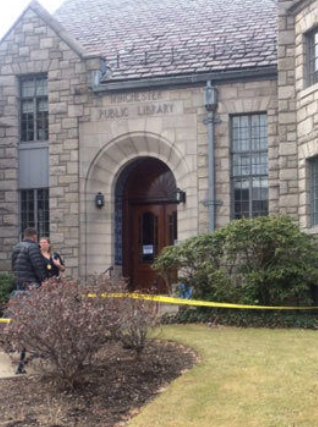 mainenewshound's tweet photo. JUST IN:
POSSIBLE RANDOM ATTACK:
WOMAN VIOLENTLY STABBED TO DEATH WHILE SITTING IN A #MASSACHUSETTS LIBRARY ...Winchester Public Library
#maine #mapolic #mepolitics #boston #capecod #breakingnews #breaking #florida #ap
https://t.co/ymRUYVHMSK
"Jeffrey Yao" Arrested in attack https://t.co/n3Tb5oem1z