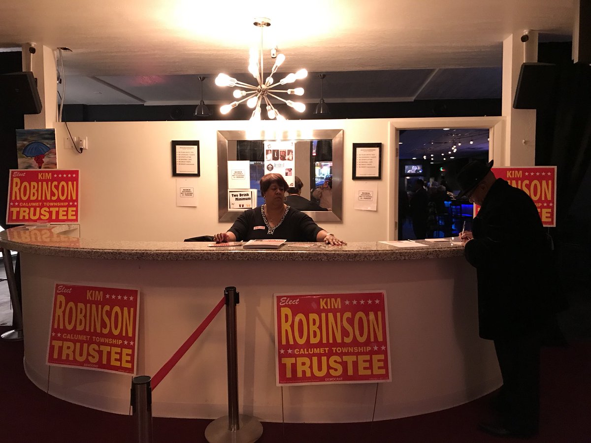 ReElectKimRob's tweet photo. We’re just getting started! Blues @ Backstage #iAmWithKim https://t.co/KbeAdQH2zK