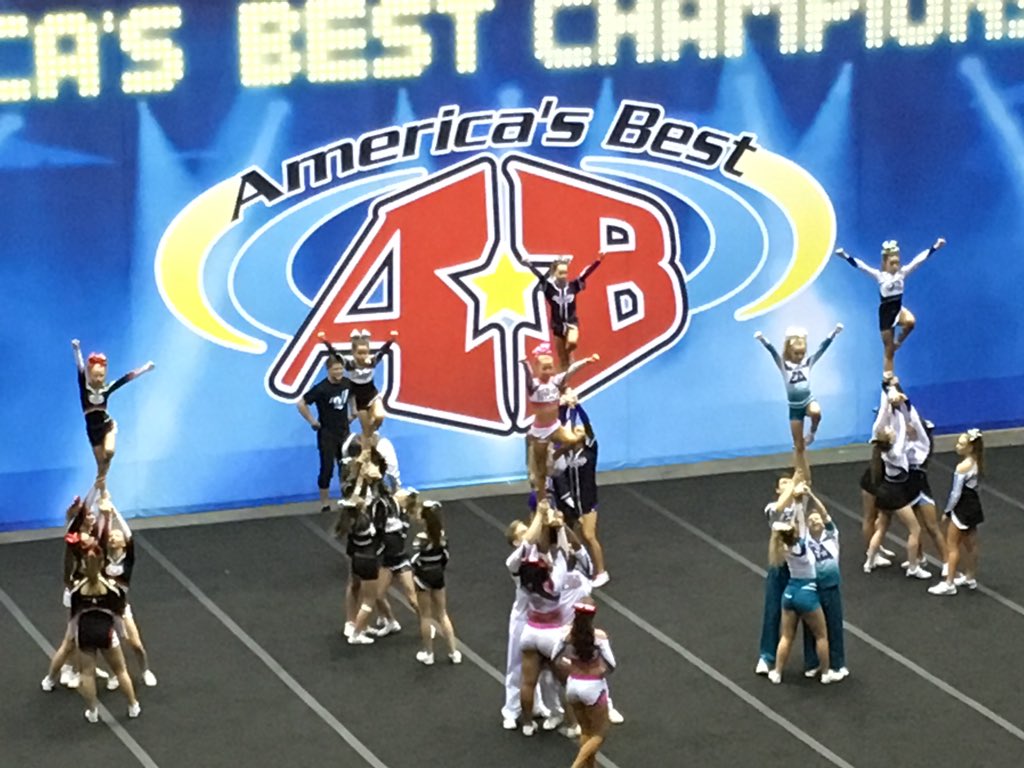 cmas_cheer's tweet photo. @ABChampionships More good times! lib challenges @cmas_cheer #royalty https://t.co/lj0WGm6zdS