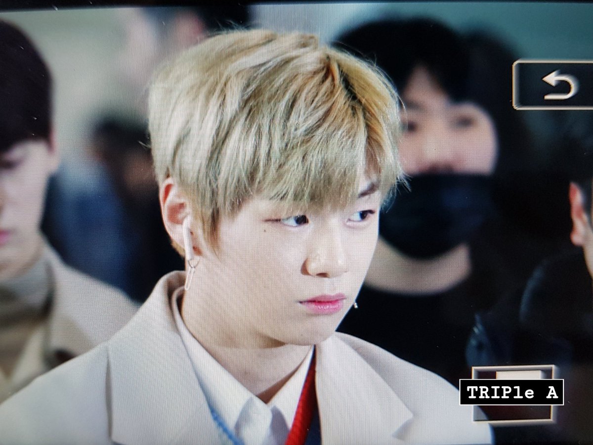 triplea919292's tweet photo. 180225 김포공항 출국 강다니엘
졸려서 보이는데요ㅠㅠㅠ
잘 다녀와요ㅠㅠ
#워너원 
#강다니엘 
#WANNAONE 
#KANGDANIEL https://t.co/riEz8Kji3b