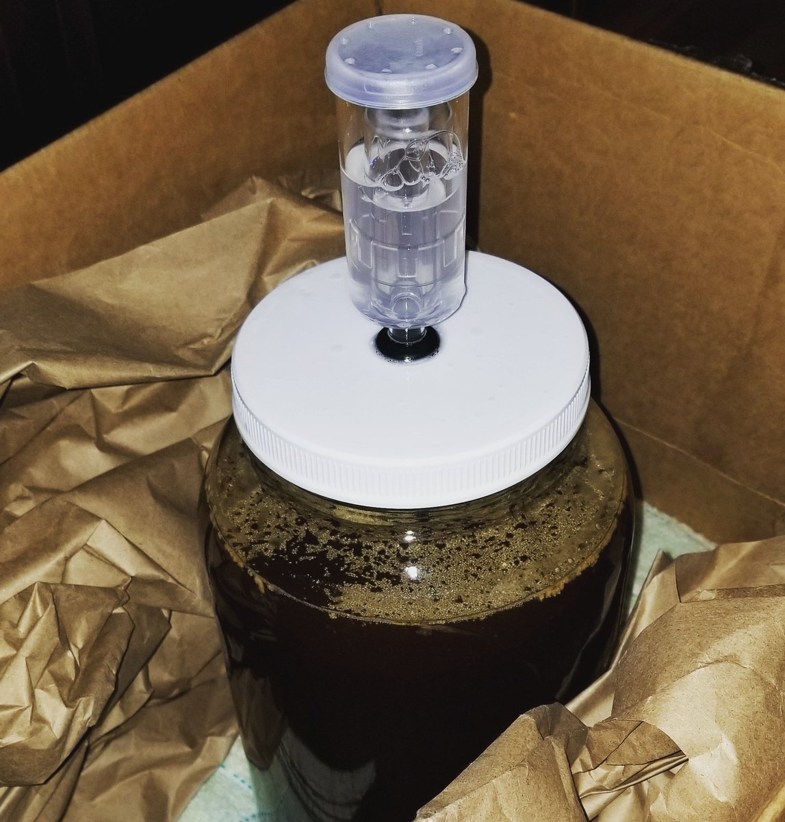 stubeary's tweet photo. I #brewed my #first #beer tonight! 😄😄😄 #homebrewing #brewmaster #beerkit #irishredale #ihadsomuchfun
fingers crossed 🤞I didn't screw anything up! https://t.co/RiPKgG8qcE