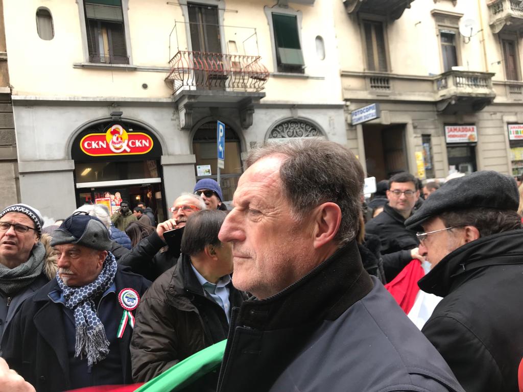 claudiocressi's tweet photo. #NoiRepubblicani
#NoiRepubblicaniPopoloSovrano
Ieri in numerosi alla manifestazione di Fratelli d'Italia
GRANDE MARIO MANTOVANI
GRANDE DANIELA SANTANCHÈ
GRANDE GIÒ BROGGI
PILASTRI DI #NoiRepubblicaniPopoloSovrano
#4marzovotafratelliditalia
#4marzovotoFdI
#GiorgiaMeloniPremier https://t.co/9MWbq8CAo3