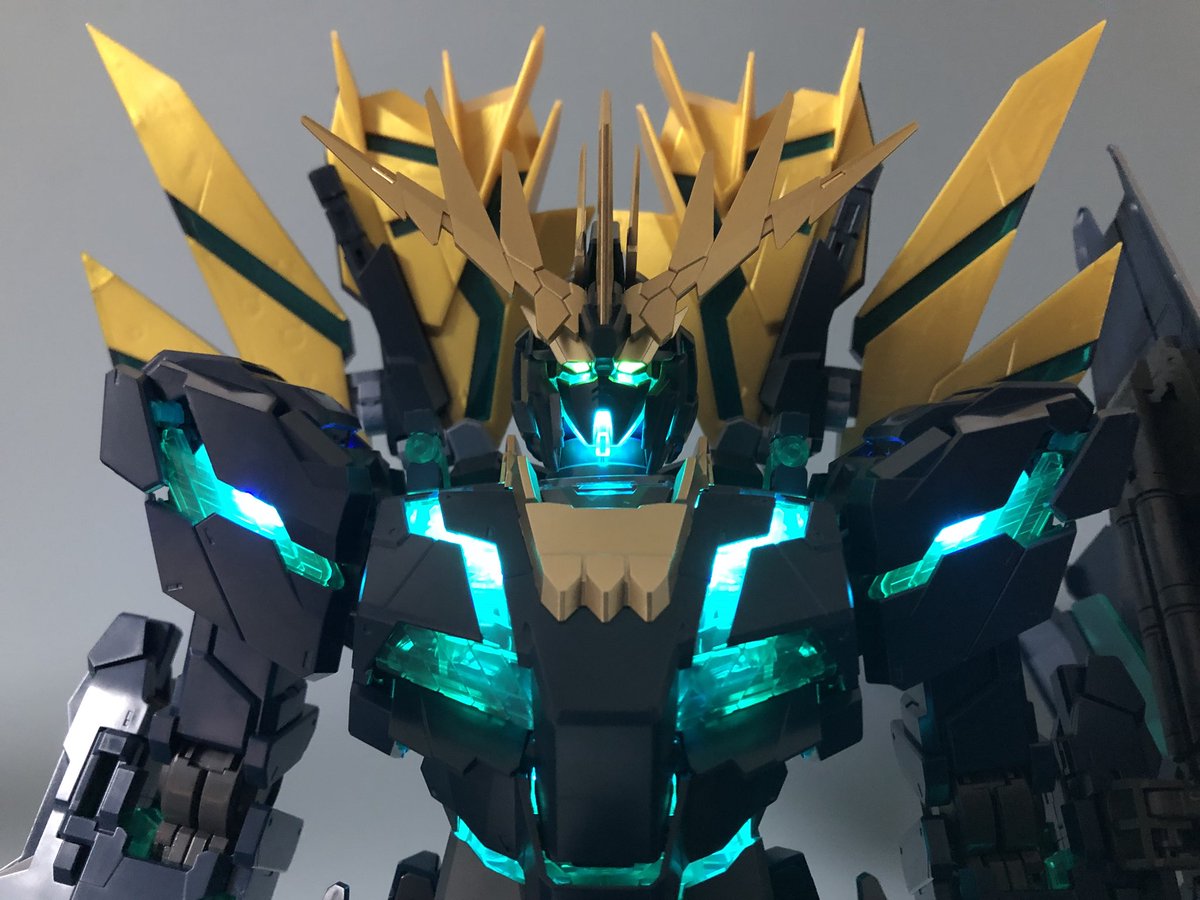 デンデロ Pg ユニコーンガンダム2号機 バンシィ ノルン 最終決戦ver ようやく組み終わり サイコフレームが緑に光る頃にはもう右脚や武装が無かったりでしたが 黒に緑という組み合わせが凄く好き 後 緑サイコフレームはやっぱり光らせてナンボかな