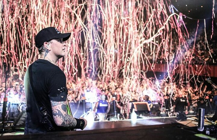 Anyway.. Happy Birthday, Matt Skiba! 