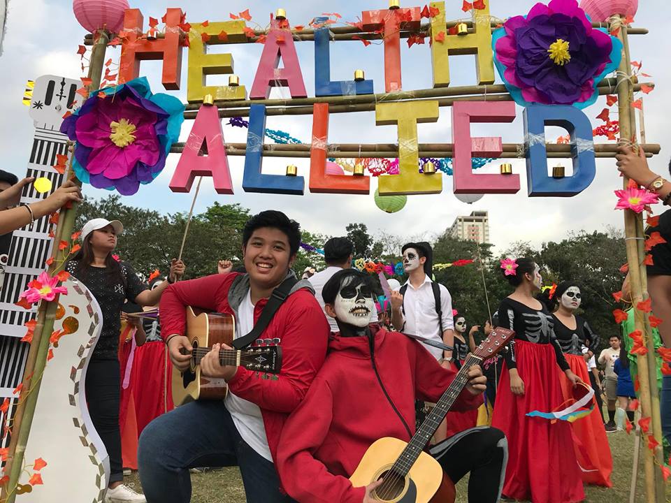 kylenoguera15's tweet photo. I'm dead as dead can ever be~✨
T'was fun playing as Miguel for a moment, (NOT "COCO" ah, "MIGUEL".) especially with @ismegav (sorry cant sing HAHA)
welp - that's a wrap, #USTSHSWeek2018
#DiversifySeniorHigh #GoLocoOverHACoco https://t.co/RZzURoXN4o