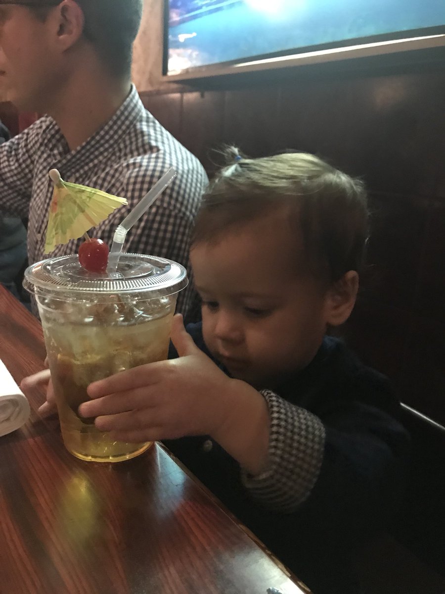 crunchywannabe's tweet photo. Fancy toddler cup🍹🍹🍹 #toddlerlife #drinks #celebration #shessofancy #applejuice #ellarae https://t.co/SaGu6vL08R