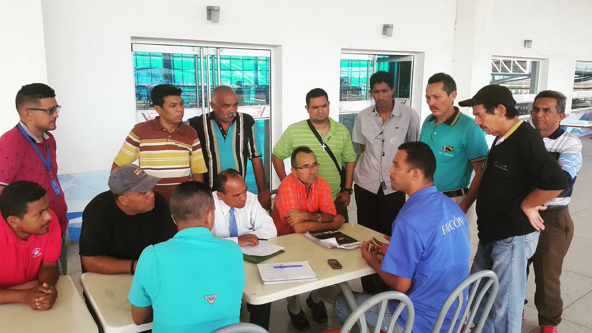 Hoy más que nunca los transportistas comprometidos con la patria <a href="/NicolasMaduro/">Nicolás Maduro</a> <a href="/dcabellor/">Diosdado Cabello R</a> <a href="/vclarkb/">Víctor Clark Boscán</a> @TransporteGobVe <a href="/claudiorfarias/">Claudio R. Farias A.</a> <a href="/Fontur_Oficial/">FONTUR</a> <a href="/ELOYSULBARAN/">Eloy Chiquitín</a> <a href="/mujicatranspor/">Mujica Transporte</a>