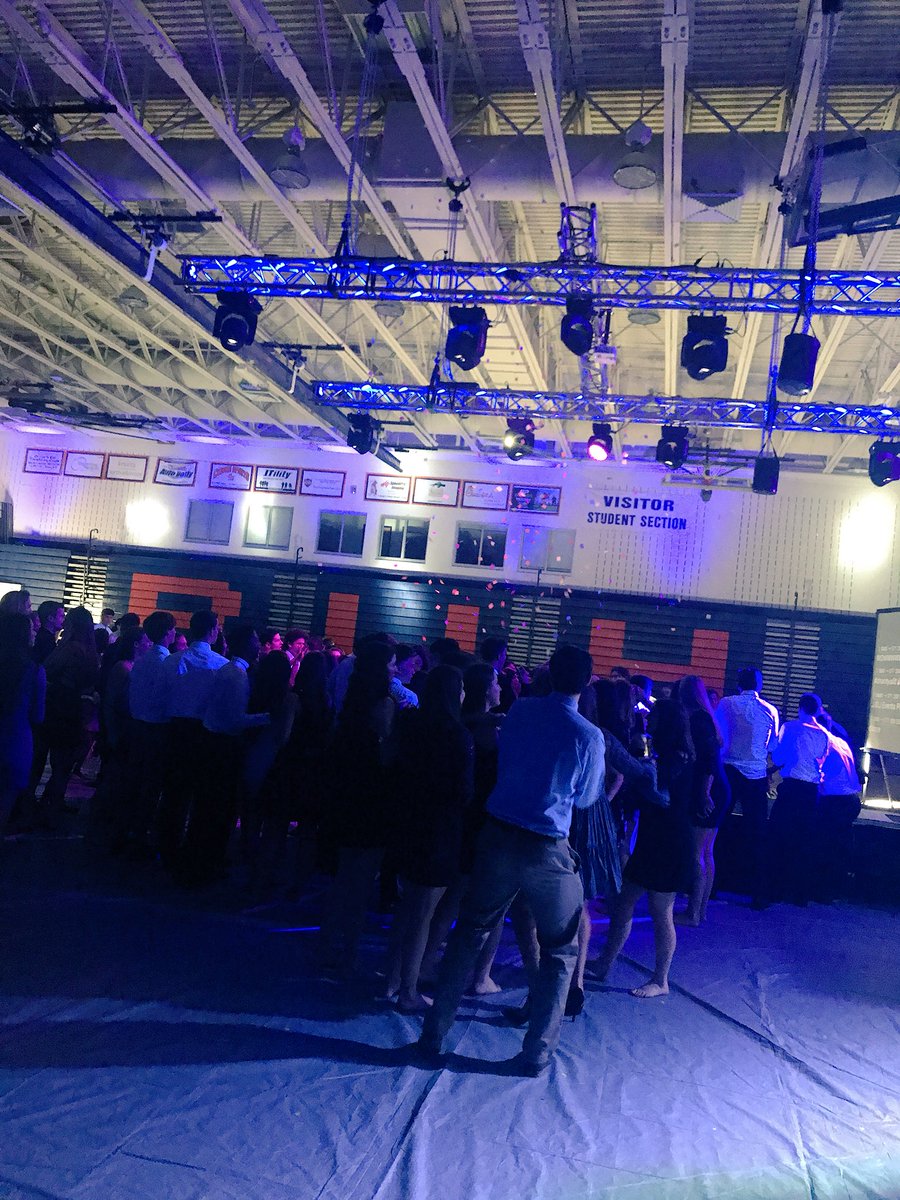 CoachRShort's tweet photo. Winter charity dance!! #DontForgetToStudy #JJDJEvents https://t.co/2C4SQVOFw2