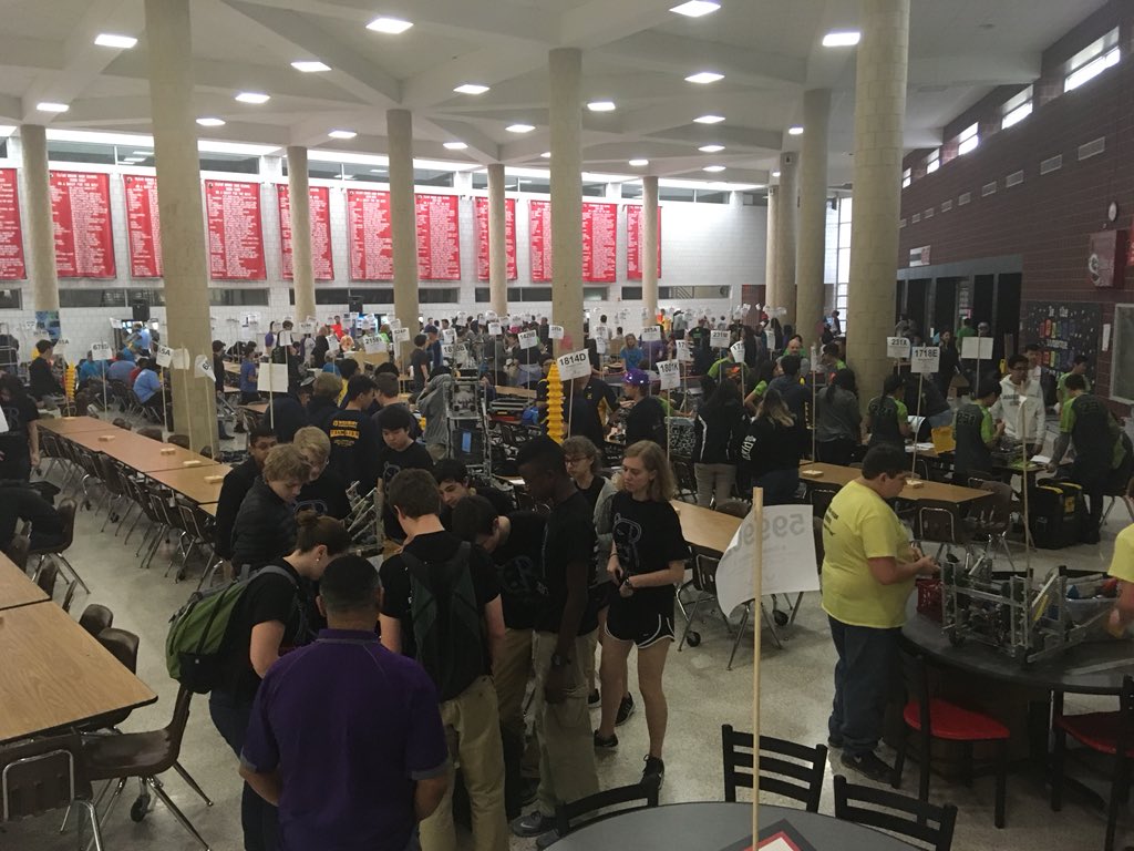 CCISDRobotics's tweet image. So the robotics state tournament started like this.... all kinds of crazy