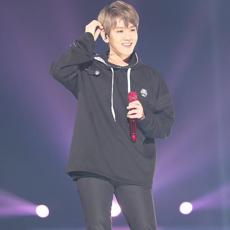 riayuli's tweet photo. #EXO_Olympics Ho ho i am wait you baekhyunnee in #PyeongChang2018 #EXO  #baekhyun @weareoneEXO https://t.co/oEwrSPmSBu