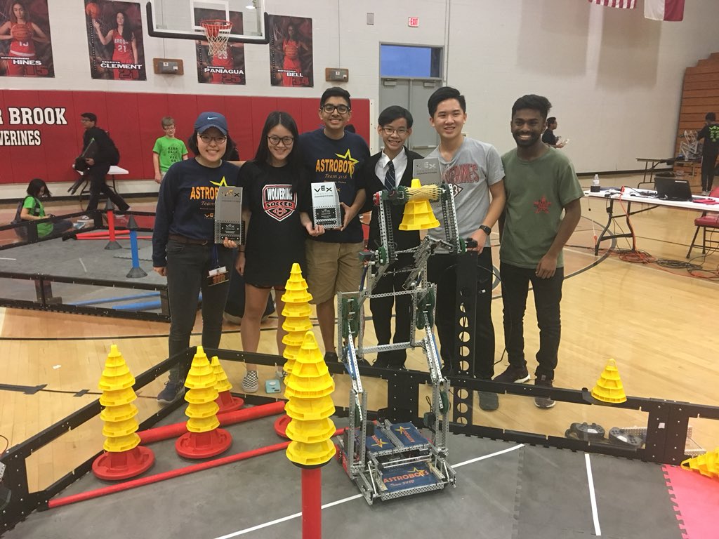 CCISDRobotics's tweet image. Congratulations to the brook team, team 3118B for winning the state tournament 2 years in a row! Next up, world championship in Kentucky! #proudestcoachever