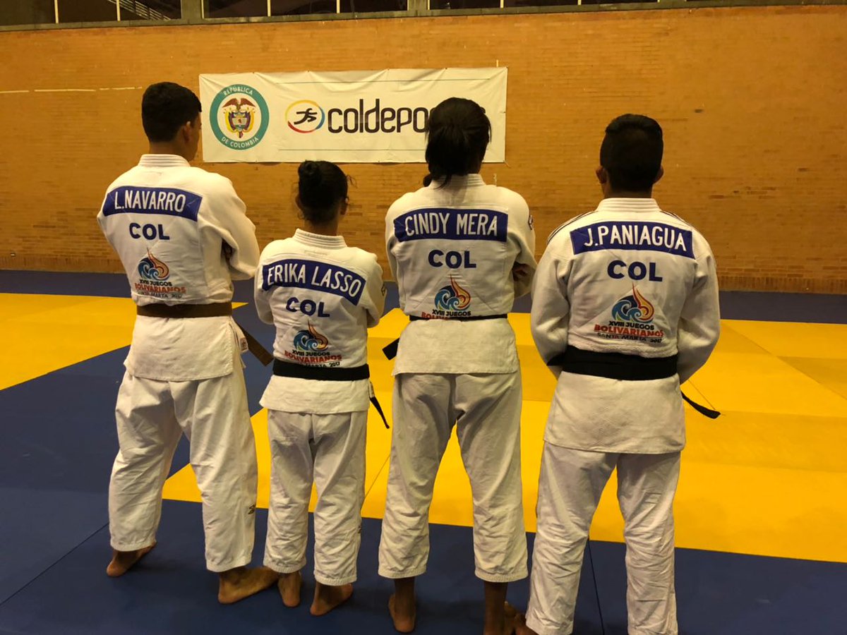 erikalasso23's tweet photo. #Judo #Col #Amigos https://t.co/iIZ3dkwnBe