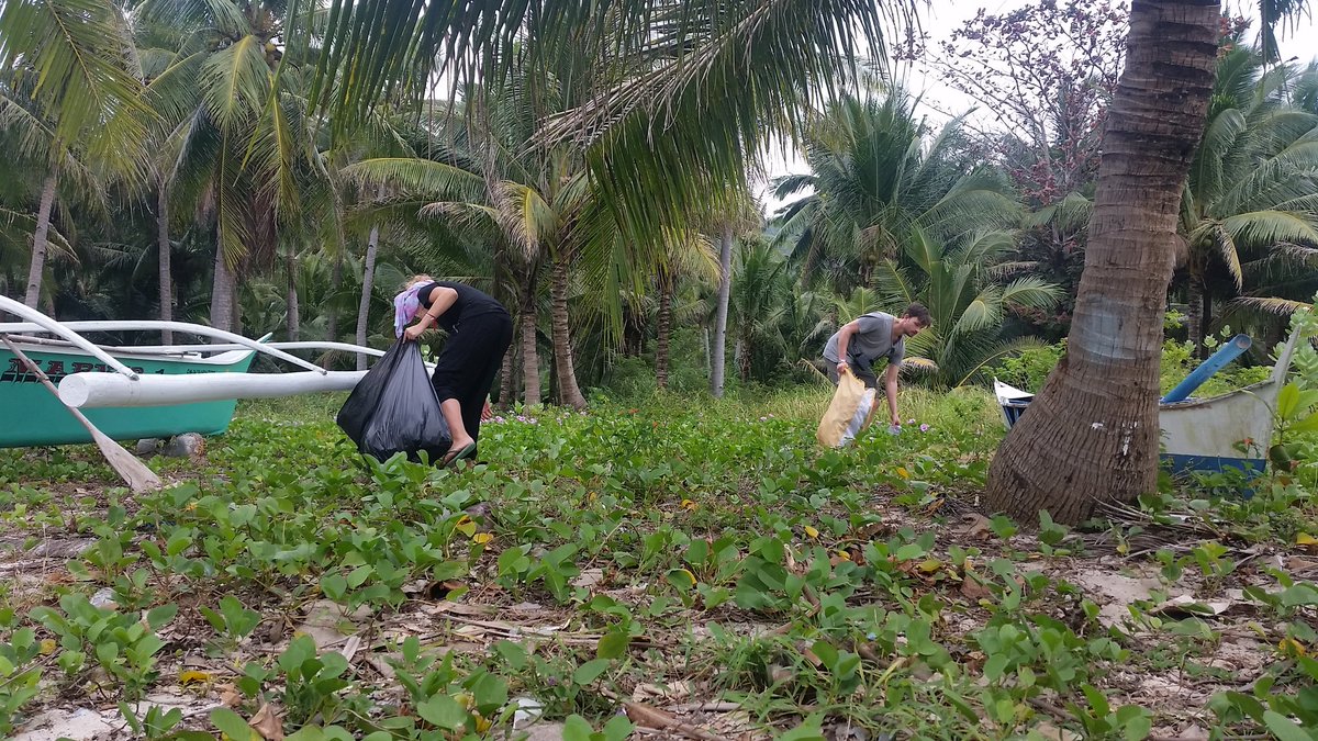 ener_phil's tweet photo. KEEP THE ISLANDS CLEAN! Our last activity before leaving was a cleaning hike around the island for collecting at least a bit of the plastic litter polluting the islands. THX to the barangay captain and all the Kids for helping! https://t.co/IHsBoGbhIt
