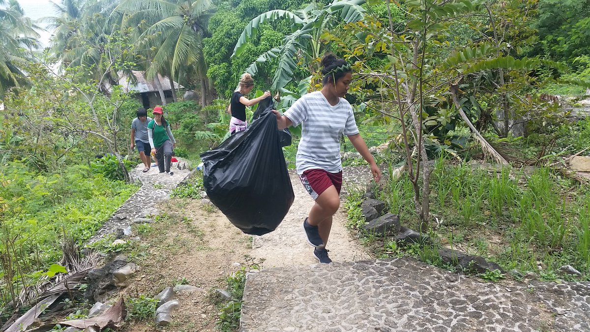 ener_phil's tweet photo. KEEP THE ISLANDS CLEAN! Our last activity before leaving was a cleaning hike around the island for collecting at least a bit of the plastic litter polluting the islands. THX to the barangay captain and all the Kids for helping! https://t.co/IHsBoGbhIt