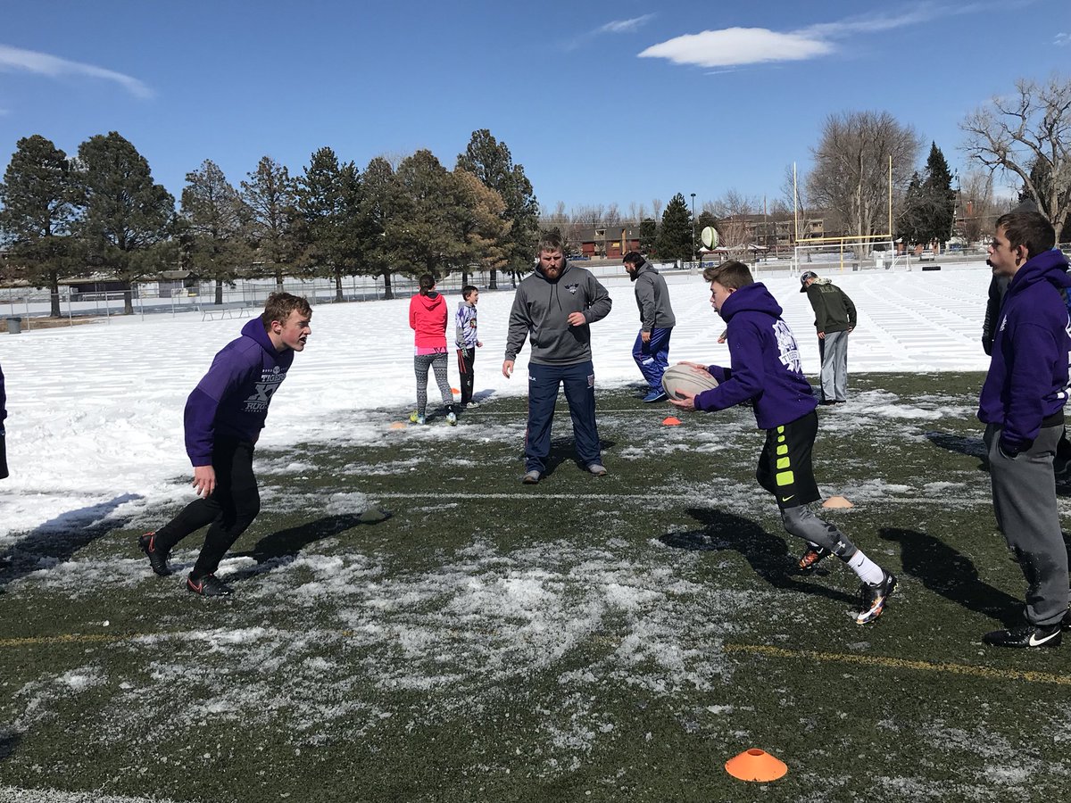 AmericanRaptors's tweet photo. Today the Raptors were at Arvada West High School training the next generation of rugby players. We're thrilled to help coach our youth rugby players and can't wait to watch them grow! #raptorslife #giveback https://t.co/dHkaNWamXl