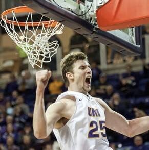 udontneedtoatme's tweet photo. What a great group of @UNImbb seniors!!!  @klintcarlson2  @littleKoch24  @Ted_Friedman03  @95Rhod3S03  What about Teddy hitting a 3! Can’t wait to see them at @ValleyHoops Tournament.  What does Randy Kraayenbrink think about Senior Night?  Find out at https://t.co/In5qOUp0Mr https://t.co/hYhzYyGRHs
