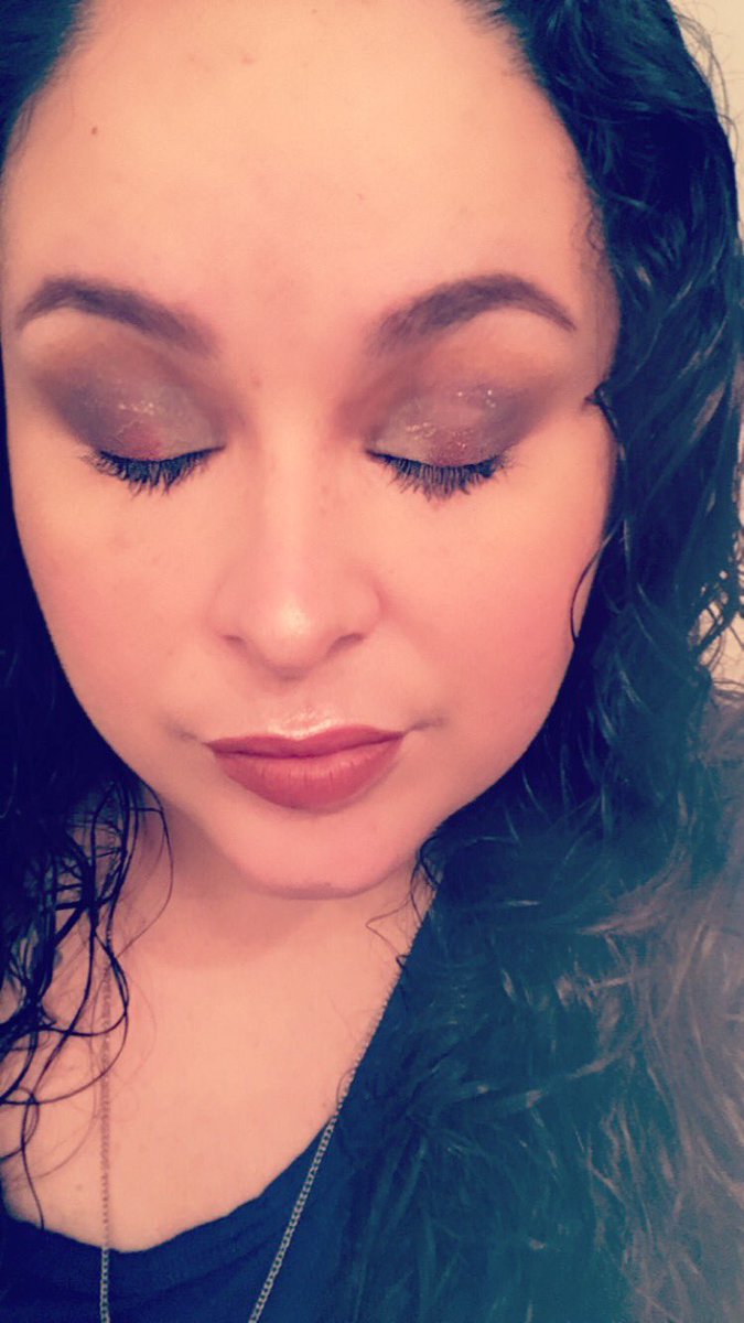 BBTLMUA's tweet photo. Attempted to recreate @MannyMua733 “let me see your peacock” look ❤️💜💙

#wakeupandmakeup #fortheloveofmakeup #makeupaddict #makeupbyme #nars #benefit #tarte #nyx #smashbox #blendbetweenthelines #beautyinfluencers #jscmanny #eclipse #maybelline #juviasplace #magicpalette https://t.co/7rXQEQJNSA